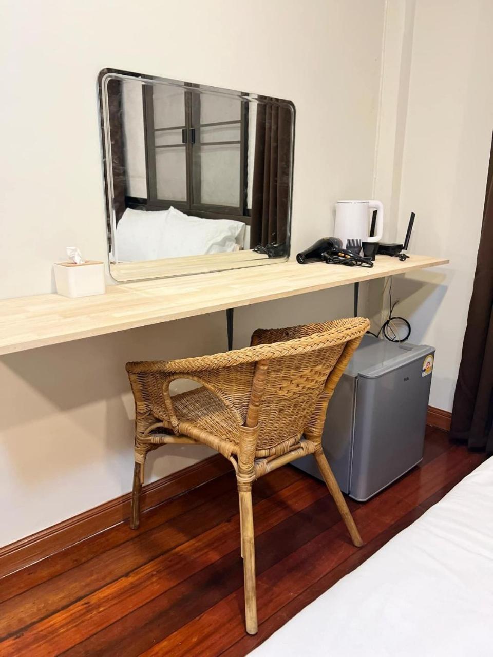 Go Inn Sao Chingcha - โกอินน์ เสาชิงช้า Bangkok Bagian luar foto